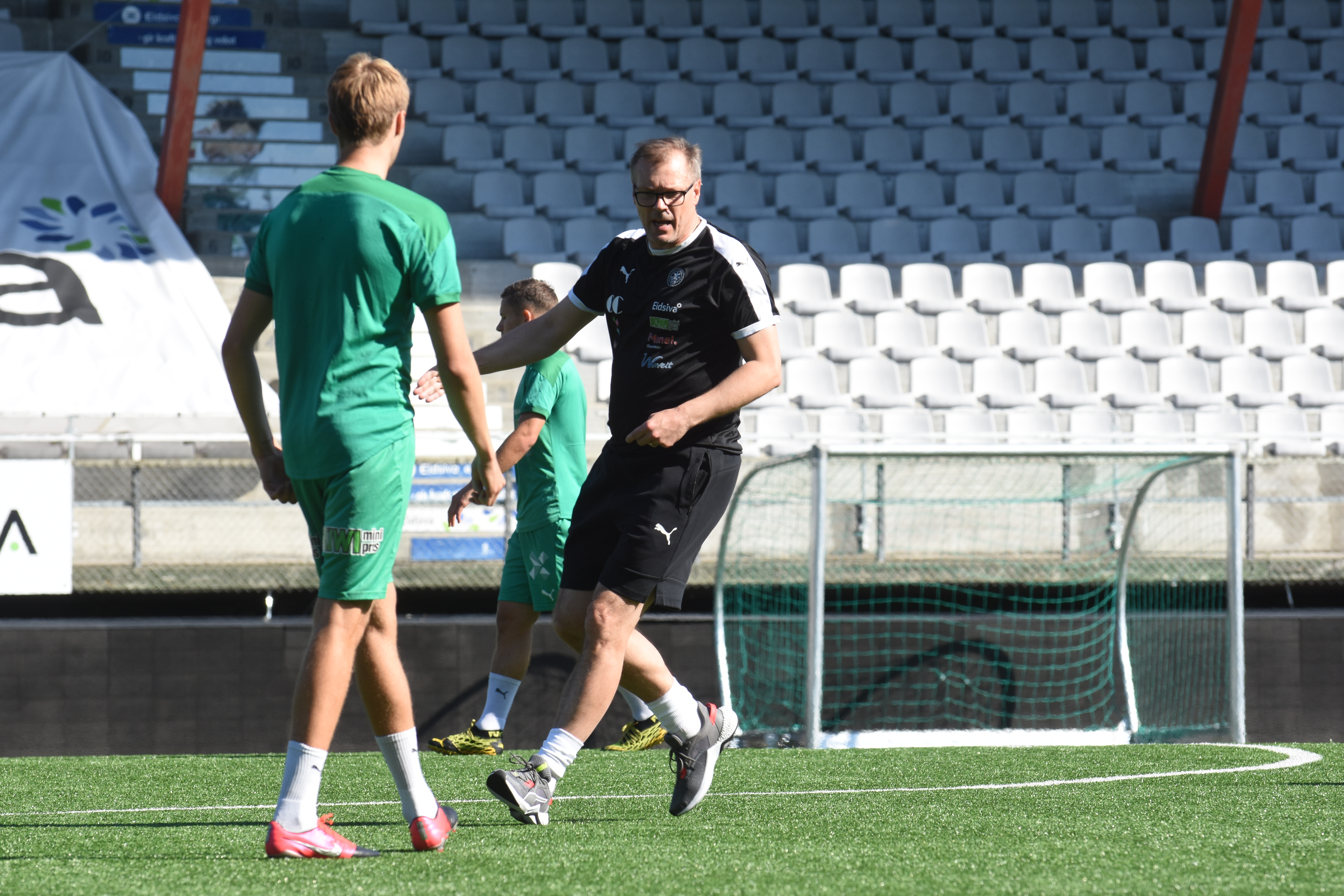 - Møter et lag med stor entusiasme